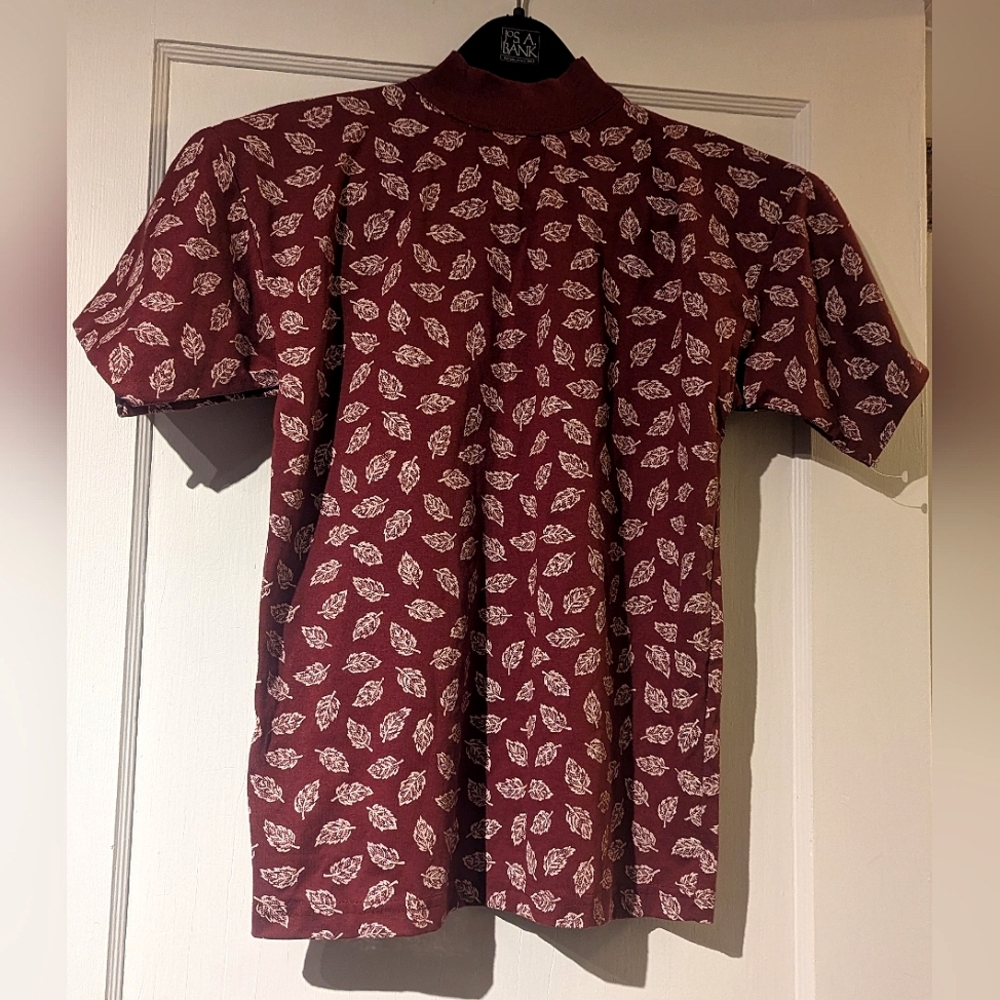 Sky Lite Fashion Mock Neck All Over Print Leaves Short Sleeve Top. Size Small